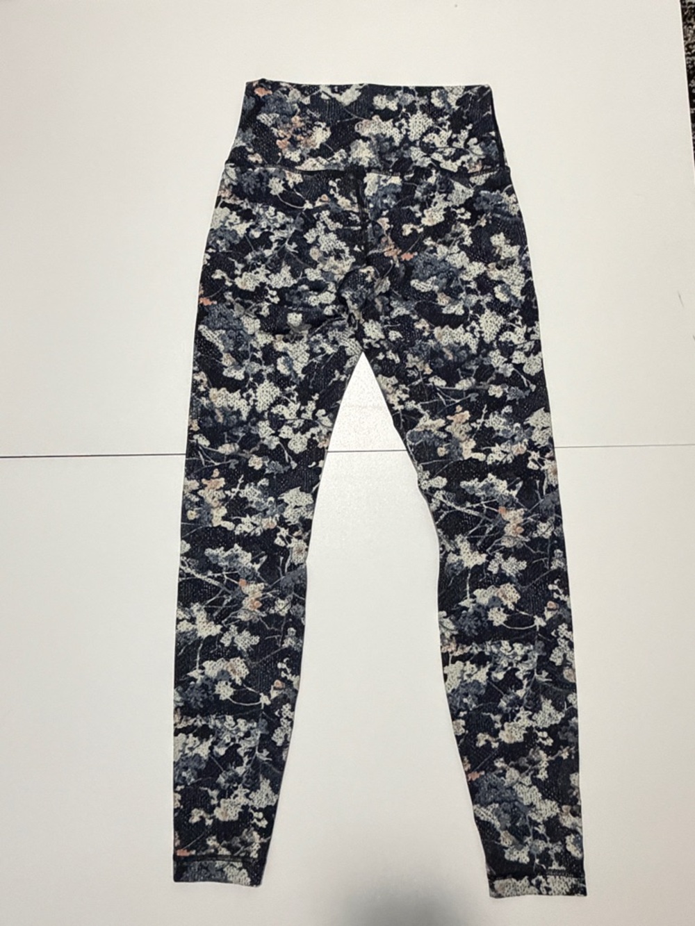 lululemon Wonder Under High-Rise Leggings The Spring Bloom 28’ Inseam Sz 6 YOGA - Picture 12 of 16